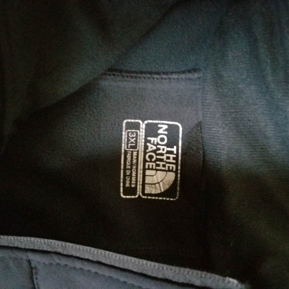 North face - Picture 3 of 4